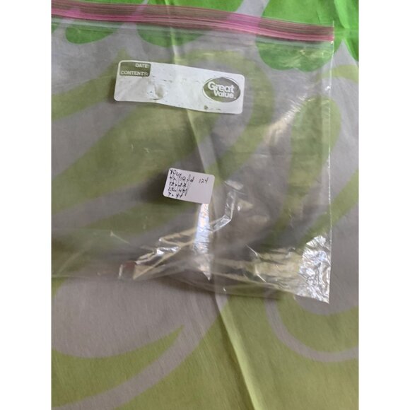 Vintage Womens Green & White Scarf 27”x27” - Picture 7 of 8